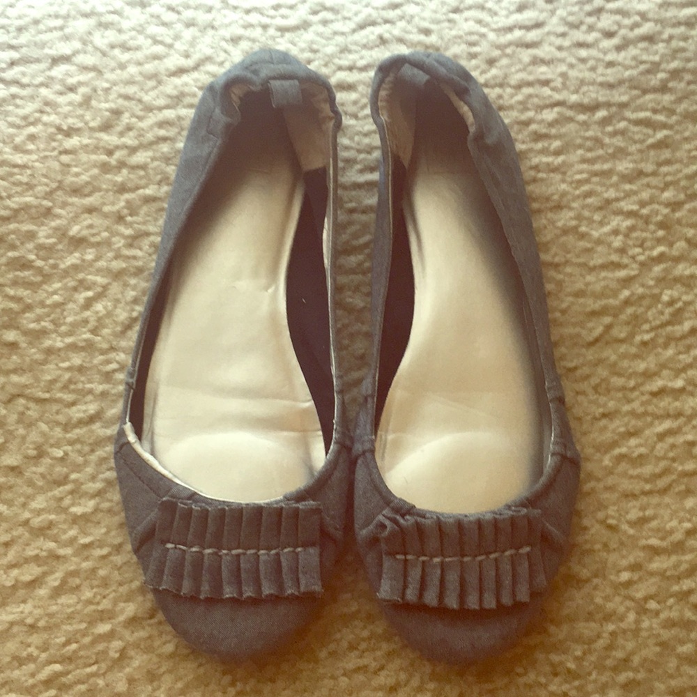 ✨ MOVING SALE!! ✨  Gently used GAP flats, size 10
